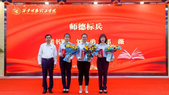 IMG_0208.jpg IMG_0208.jpg